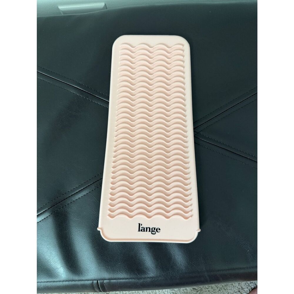 Lange Pink Silicone Heat-Resistant Styling Pad